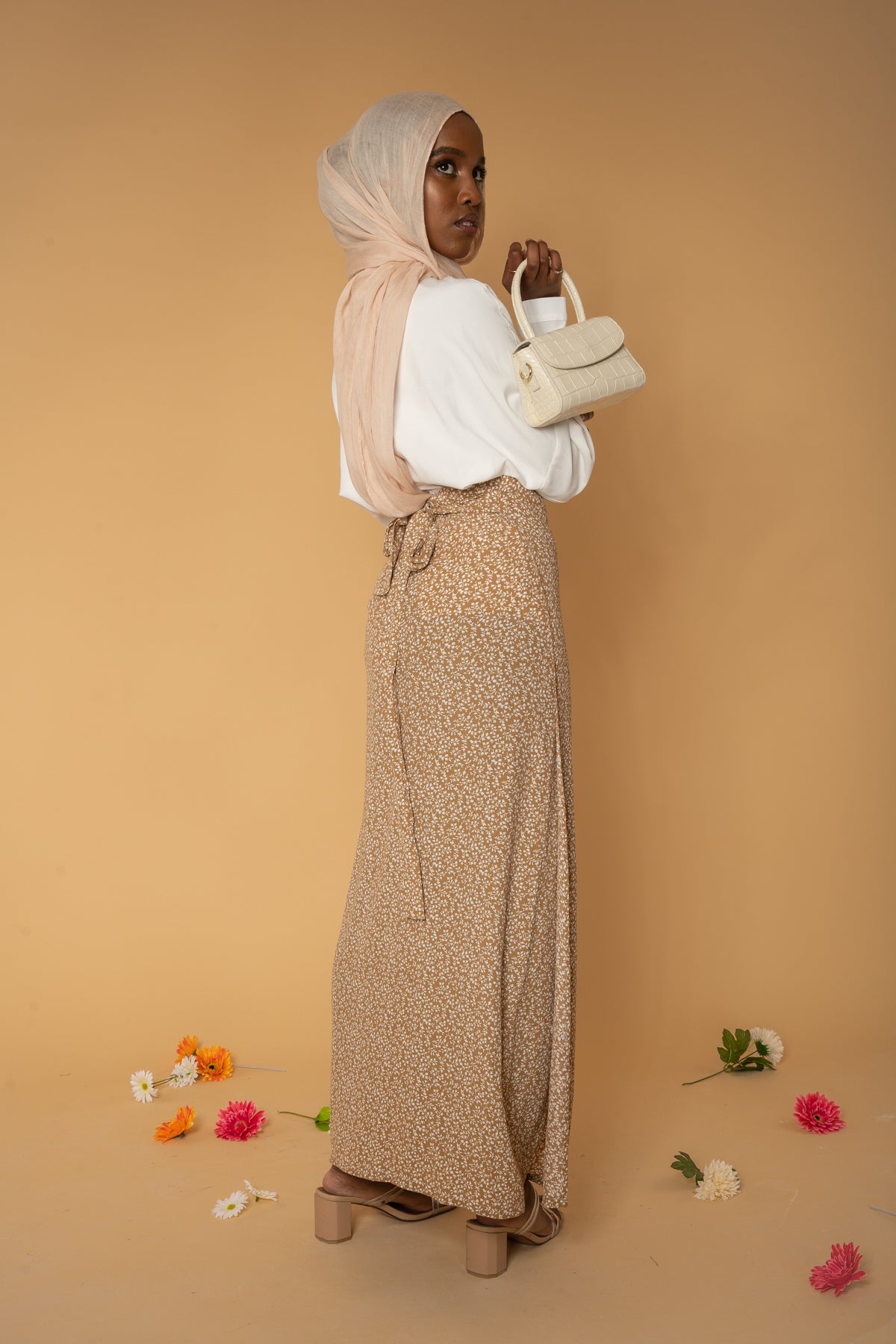 XENA SKIRT - BEIGE FLORAL